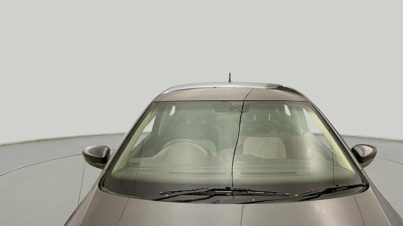 2014 Volkswagen Polo HIGHLINE1.2L, Petrol, Manual, 43,674 km, Front Windshield