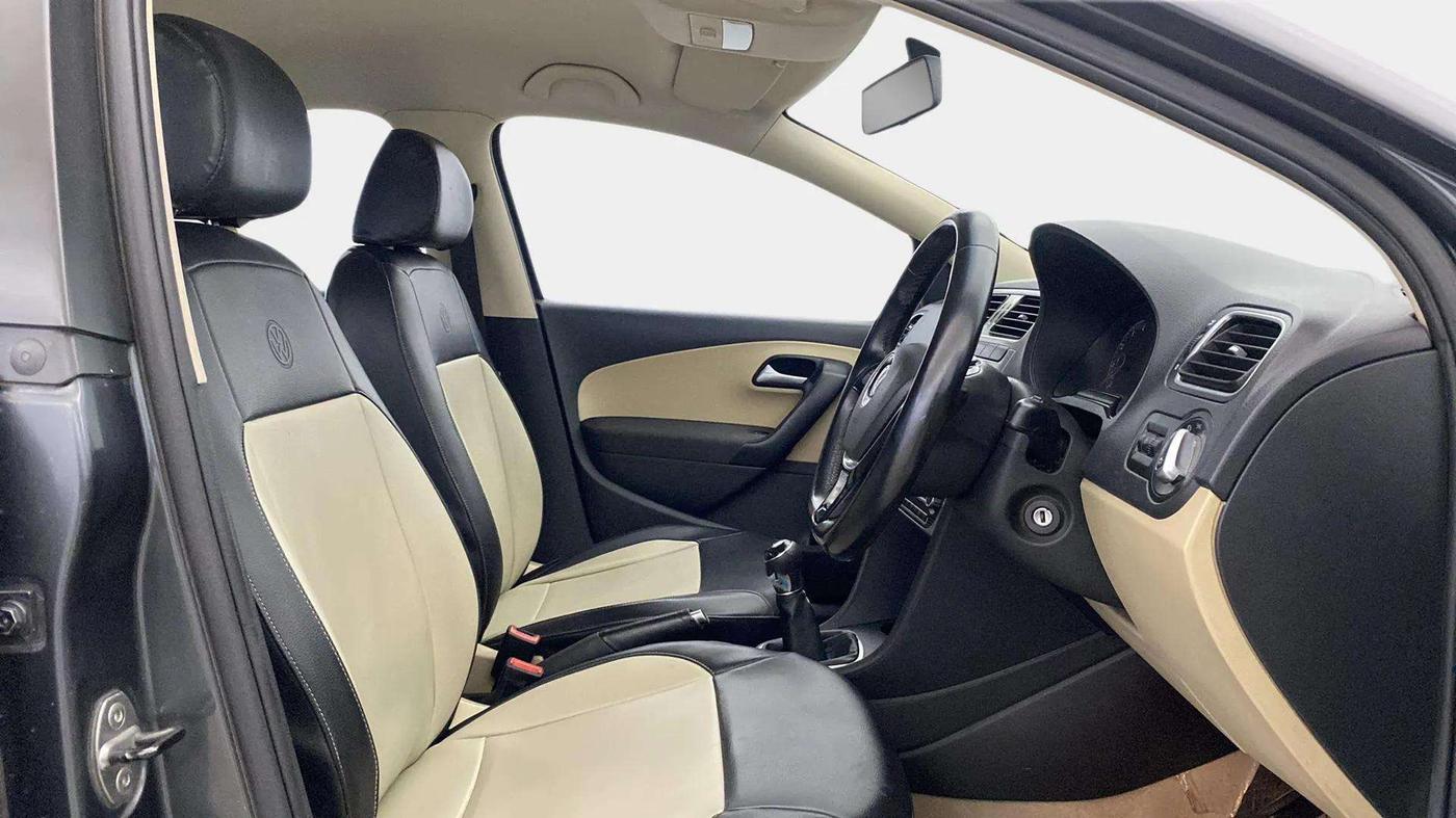 2014 Volkswagen Polo HIGHLINE1.2L, Petrol, Manual, 43,674 km, Right Side Front Door Cabin