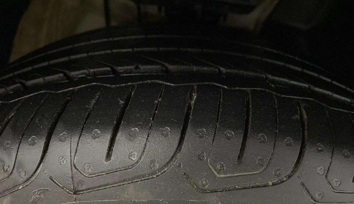 2022 MG ASTOR SUPER EX 1.5 MT, Petrol, Manual, 34,918 km, Right Front Tyre Tread