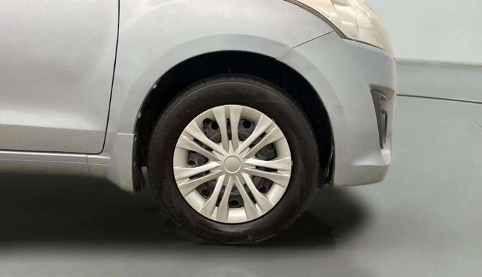 2014 Maruti Ertiga VXI, Petrol, Manual, 37,194 km, Right Front Wheel
