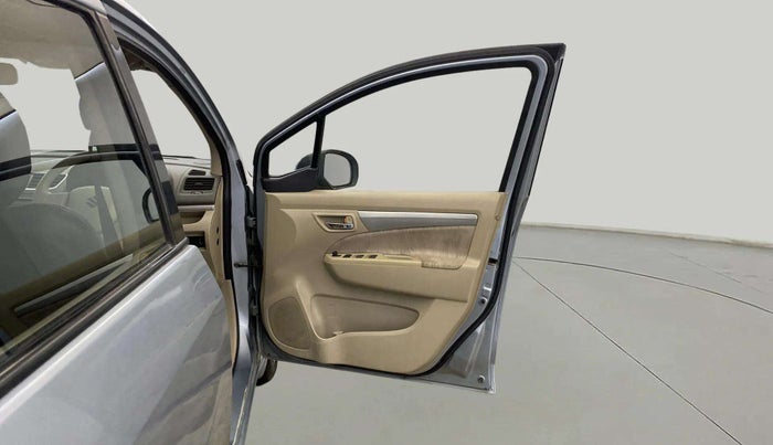 2014 Maruti Ertiga VXI, Petrol, Manual, 37,194 km, RHS Front Door