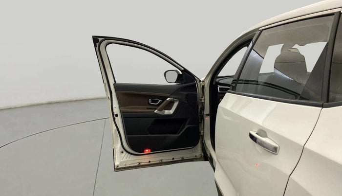 2021 Tata Harrier XZA 2.0L, Diesel, Automatic, 66,642 km, LHS Front Door