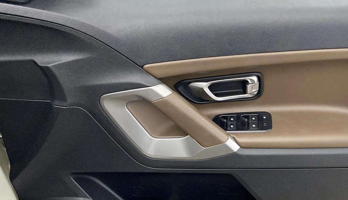 2021 Tata Harrier XZA 2.0L, Diesel, Automatic, 66,642 km, Driver Side Door Panels Control