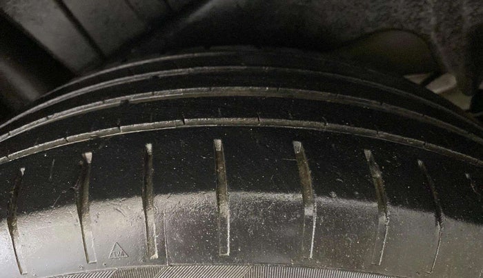 2022 Maruti Dzire ZXI CNG, CNG, Manual, 63,218 km, Right Rear Tyre Tread