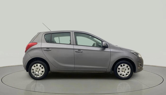 2013 Hyundai i20 MAGNA (O) 1.4 CRDI, Diesel, Manual, 1,46,949 km, Right Side View