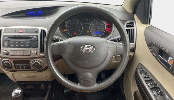 2013 Hyundai i20 MAGNA (O) 1.4 CRDI, Diesel, Manual, 1,46,949 km, Steering Wheel Close Up