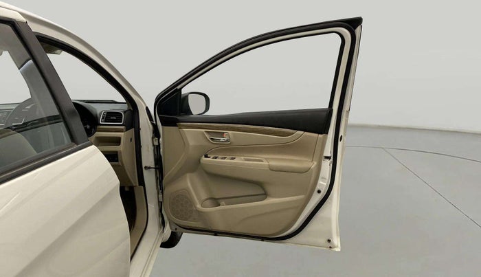 2023 Maruti Ciaz DELTA 1.5 SHVS MT PETROL, Petrol, Manual, 31,154 km, RHS Front Door