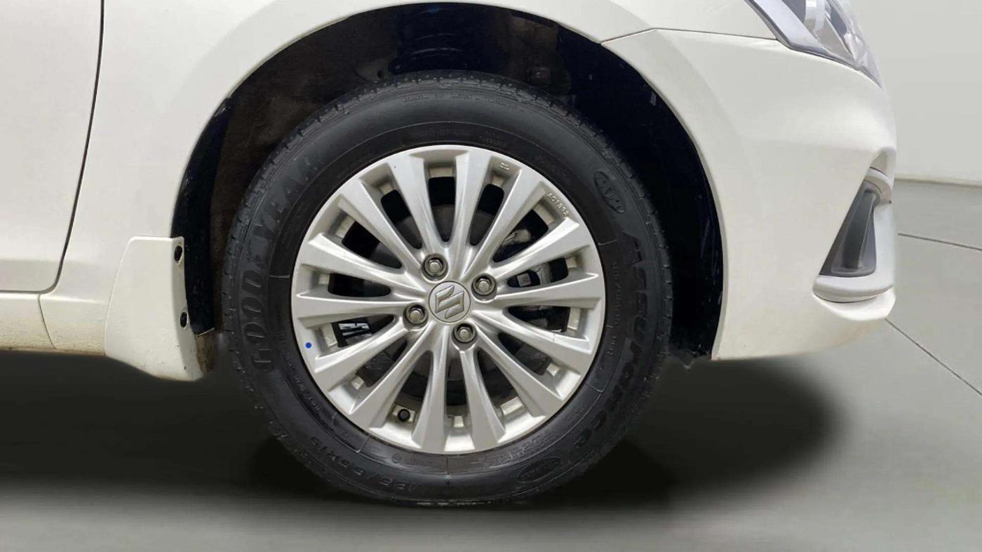 2023 Maruti Ciaz DELTA 1.5 SHVS MT PETROL, Petrol, Manual, 31,154 km, Right Front Wheel