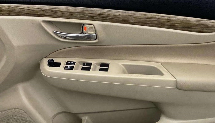 2023 Maruti Ciaz DELTA 1.5 SHVS MT PETROL, Petrol, Manual, 31,154 km, Driver Side Door Panels Control