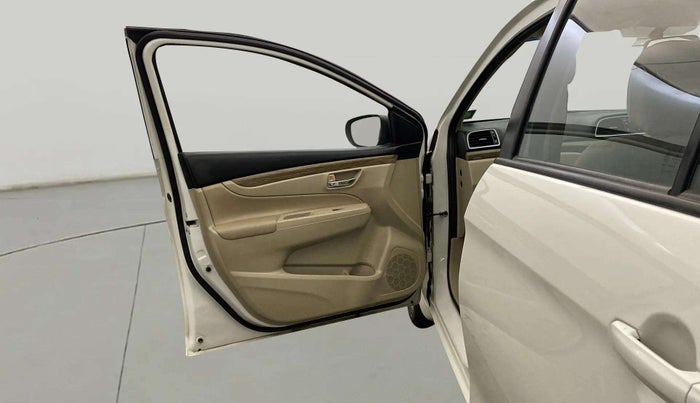 2023 Maruti Ciaz DELTA 1.5 SHVS MT PETROL, Petrol, Manual, 31,154 km, LHS Front Door