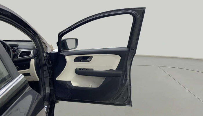 2021 Tata ALTROZ XZ PETROL, Petrol, Manual, 42,588 km, RHS Front Door