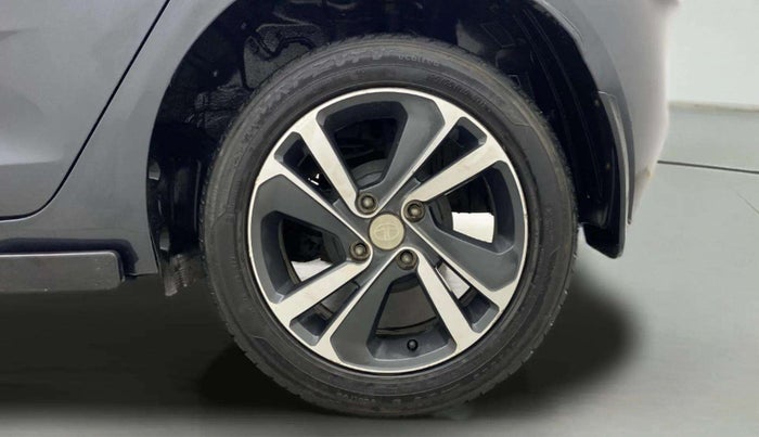 2021 Tata ALTROZ XZ PETROL, Petrol, Manual, 42,588 km, Right Rear Wheel