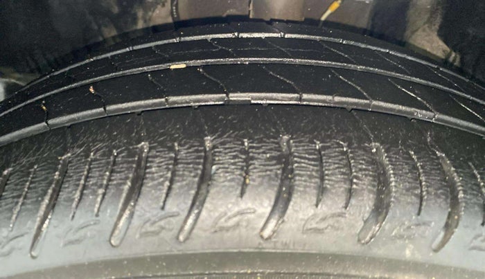 2021 Tata ALTROZ XZ PETROL, Petrol, Manual, 42,588 km, Right Front Tyre Tread