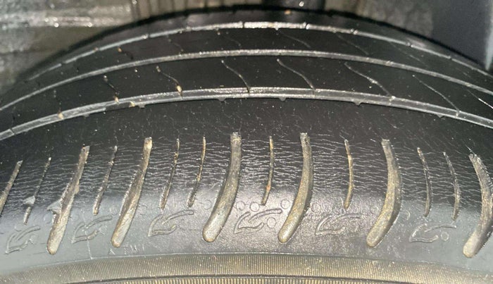 2021 Tata ALTROZ XZ PETROL, Petrol, Manual, 42,588 km, Left Rear Tyre Tread