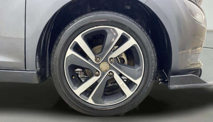 2021 Tata ALTROZ XZ PETROL, Petrol, Manual, 42,588 km, Right Front Wheel