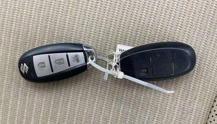2015 Maruti Ciaz ZXI, Petrol, Manual, 52,414 km, Key Close Up