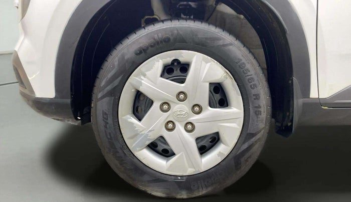 2021 Hyundai VENUE S 1.2, Petrol, Manual, 50,379 km, Left Front Wheel