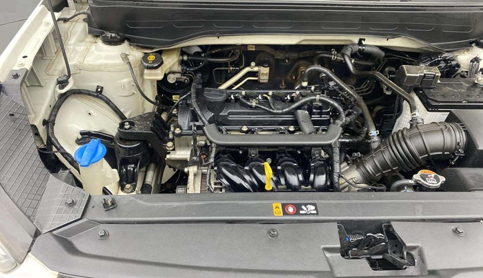 2021 Hyundai VENUE S 1.2, Petrol, Manual, 50,379 km, Engine View - Right