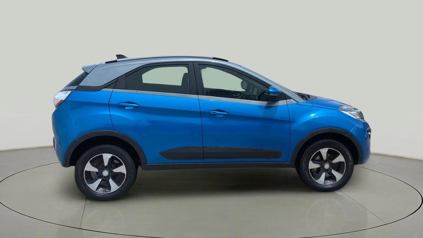 2018 Tata NEXON XZ PLUS DIESEL, Diesel, Manual, 1,00,959 km, Right Side View