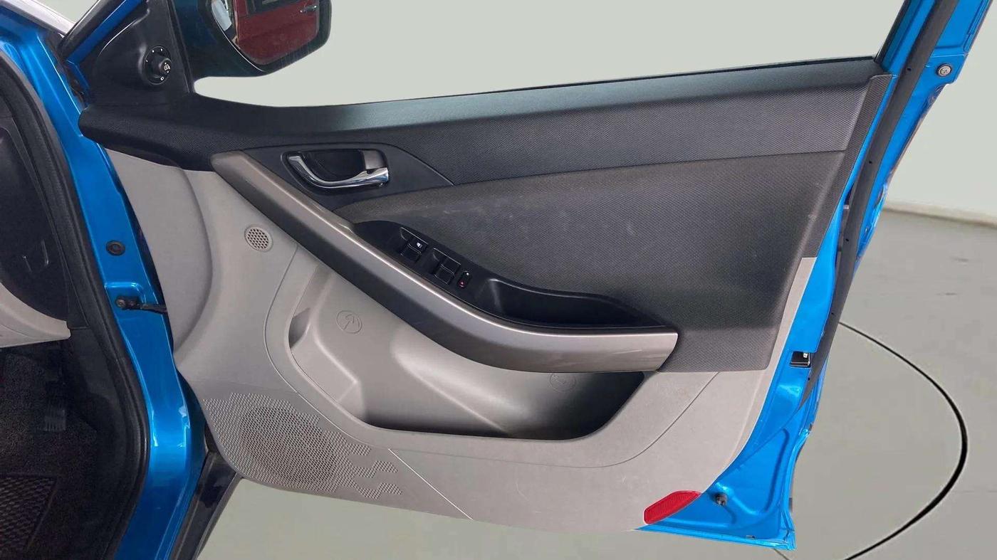 2018 Tata NEXON XZ PLUS DIESEL, Diesel, Manual, 1,00,959 km, Driver Side Door Panels Control
