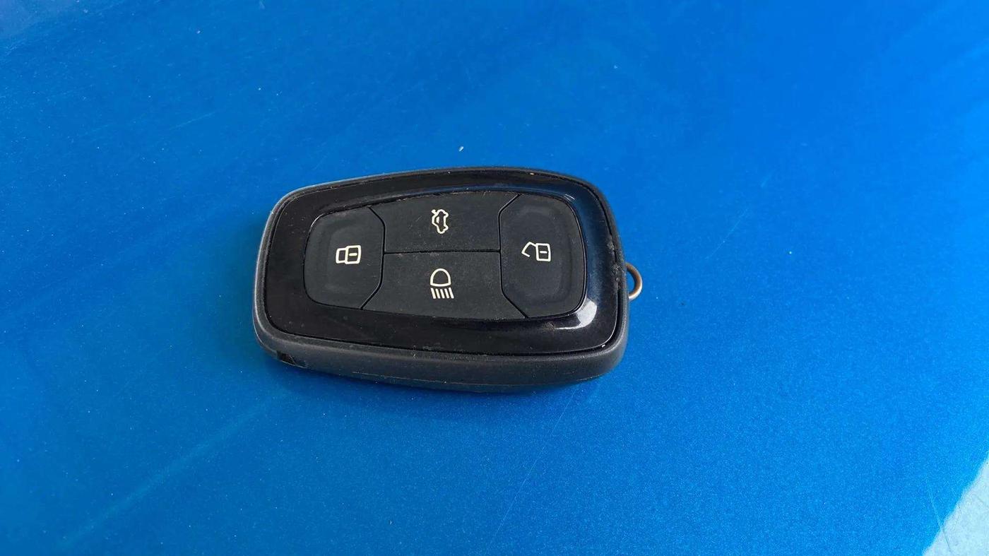 2018 Tata NEXON XZ PLUS DIESEL, Diesel, Manual, 1,00,959 km, Key Close Up