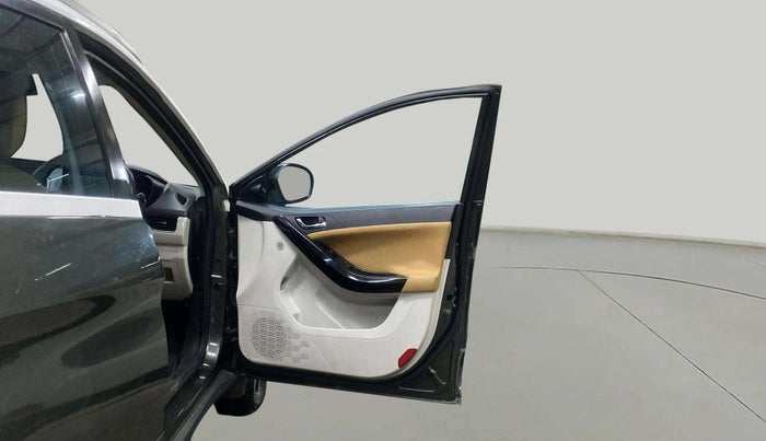 2020 Tata NEXON XZ PLUS (O) PETROL DUAL TONE, Petrol, Manual, 57,579 km, RHS Front Door