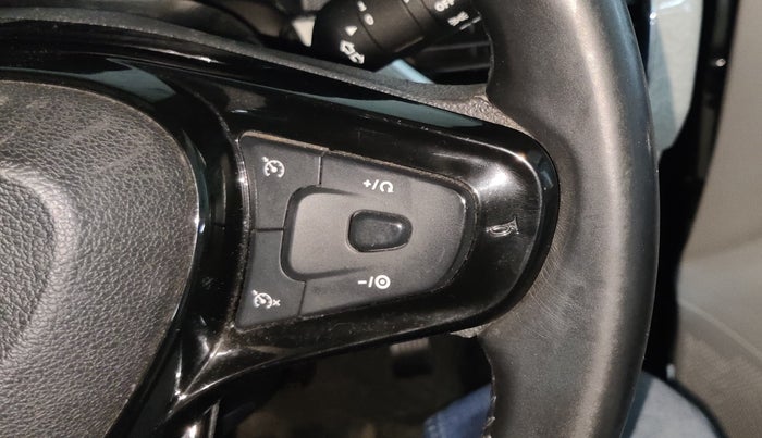 2020 Tata NEXON XZ PLUS (O) PETROL DUAL TONE, Petrol, Manual, 57,579 km, Adaptive Cruise Control
