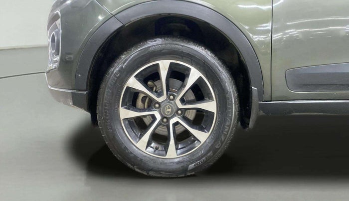 2020 Tata NEXON XZ PLUS (O) PETROL DUAL TONE, Petrol, Manual, 57,579 km, Left Front Wheel