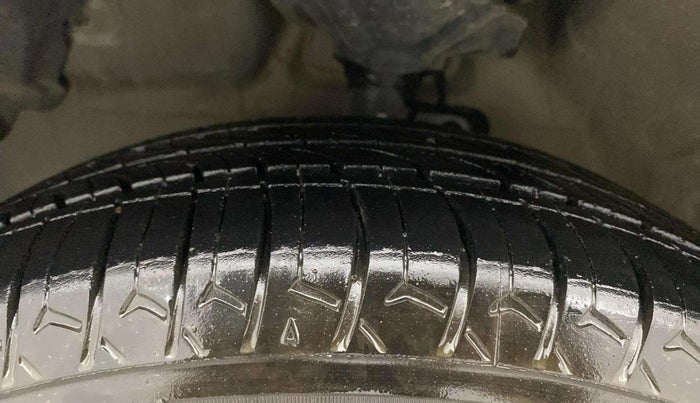 2017 Maruti Celerio ZXI AMT (O), Petrol, Automatic, 1,19,300 km, Left Front Tyre Tread