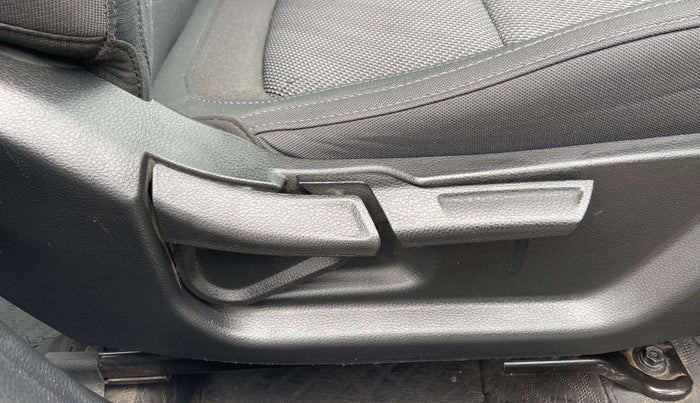 2020 KIA SELTOS HTK PLUS 1.5, Petrol, Manual, 79,158 km, Driver Side Adjustment Panel