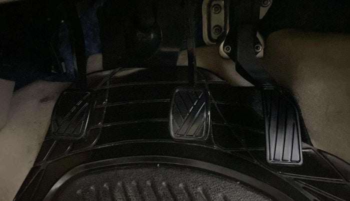 2013 Maruti Swift Dzire VXI, Petrol, Manual, 44,757 km, Pedals