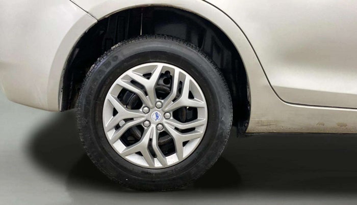2013 Maruti Swift Dzire VXI, Petrol, Manual, 44,757 km, Right Rear Wheel