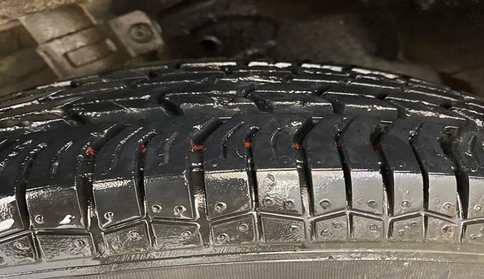 2013 Maruti Swift Dzire VXI, Petrol, Manual, 44,757 km, Right Front Tyre Tread