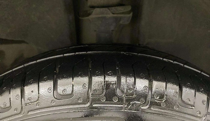 2019 Renault Kwid RXT 1.0 (O), Petrol, Manual, 41,714 km, Right Front Tyre Tread