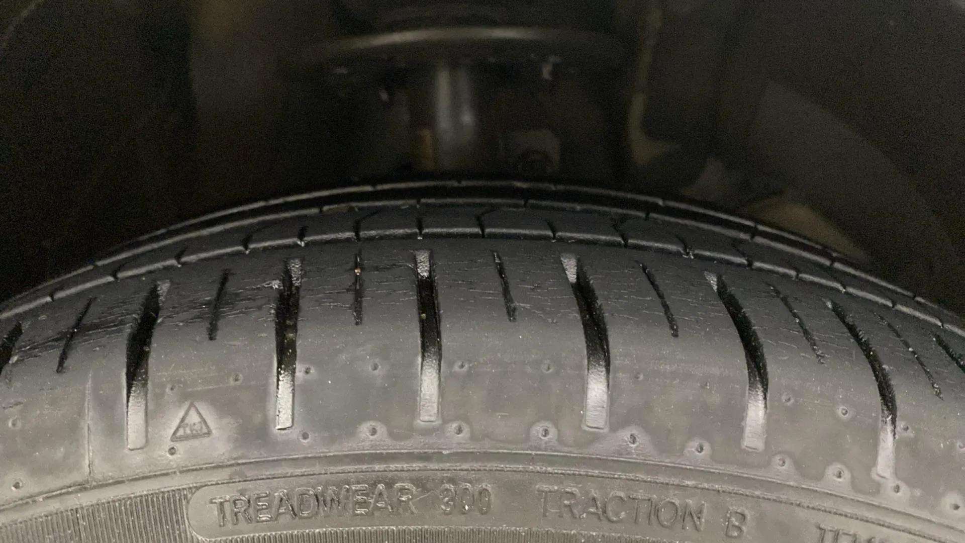 RHS-Front-Tyre-Tread-18