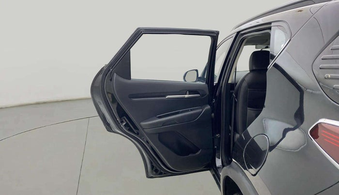 2023 KIA SONET HTK PLUS 1.0 IMT, Petrol, Manual, 2,200 km, LHS Rear Door