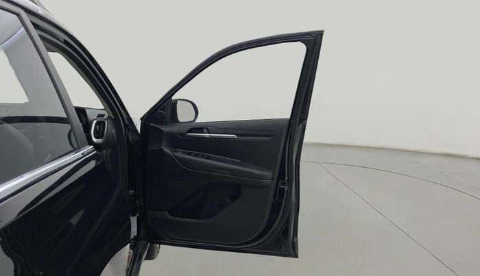 2023 KIA SONET HTK PLUS 1.0 IMT, Petrol, Manual, 2,200 km, RHS Front Door