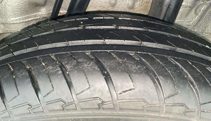 2018 Honda Jazz 1.2L I-VTEC VX AT, Petrol, Automatic, 1,30,068 km, Left Rear Tyre Tread