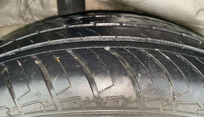 2018 Honda Jazz 1.2L I-VTEC VX AT, Petrol, Automatic, 1,30,068 km, Right Rear Tyre Tread