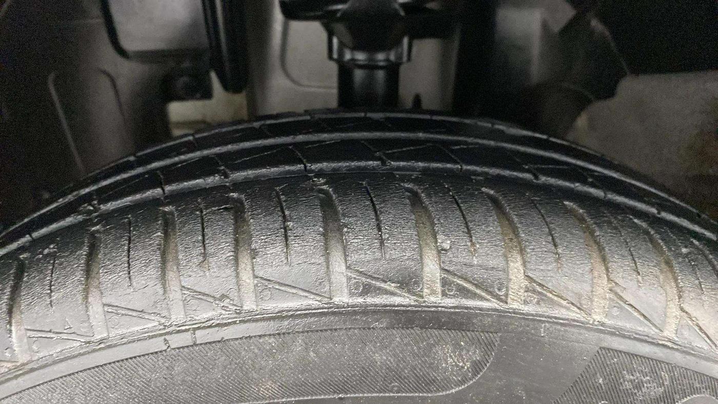 2022 Renault Kwid CLIMBER MT 1.0, Petrol, Manual, 29,463 km, Left Front Tyre Tread