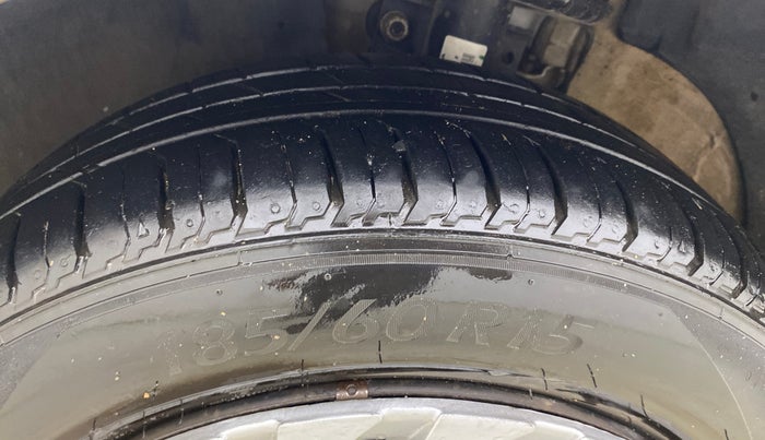 2019 Volkswagen Polo COMFORTLINE 1.0L MPI, Petrol, Manual, 34,779 km, Left Front Tyre Tread