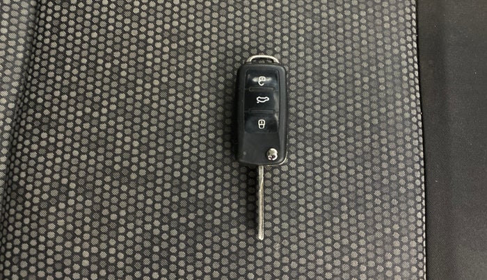 2019 Volkswagen Polo COMFORTLINE 1.0L MPI, Petrol, Manual, 34,779 km, Key Close Up