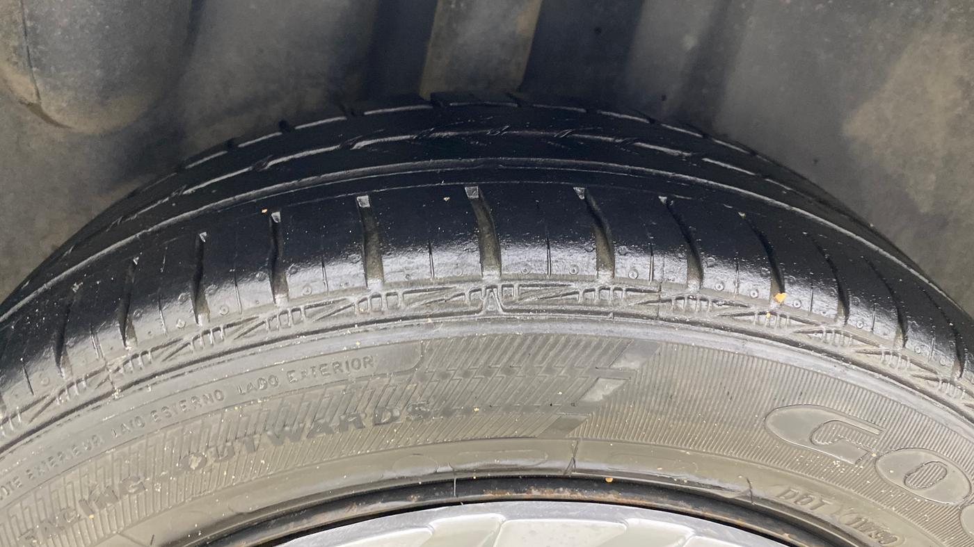2019 Volkswagen Polo COMFORTLINE 1.0L MPI, Petrol, Manual, 34,779 km, Right Rear Tyre Tread
