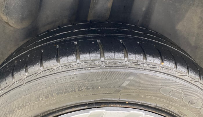 2019 Volkswagen Polo COMFORTLINE 1.0L MPI, Petrol, Manual, 34,779 km, Right Rear Tyre Tread