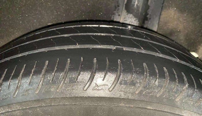 2021 Maruti Baleno DELTA PETROL 1.2, Petrol, Manual, 53,730 km, Left Rear Tyre Tread