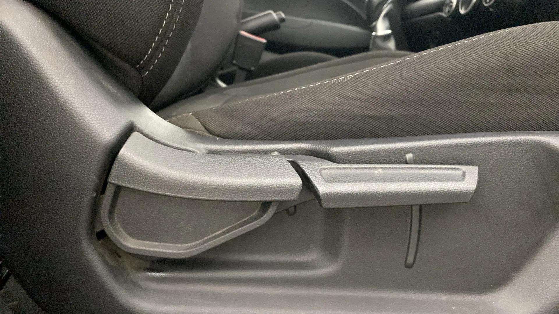 Driver-side-adjustment-panel-40