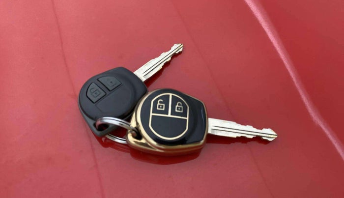 2016 Maruti Swift VXI, Petrol, Manual, 72,162 km, Key Close Up