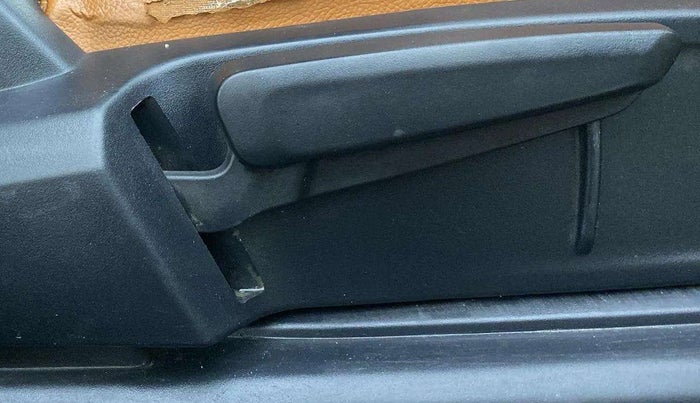 2020 Tata ALTROZ XZ PETROL, Petrol, Manual, 92,144 km, Driver Side Adjustment Panel