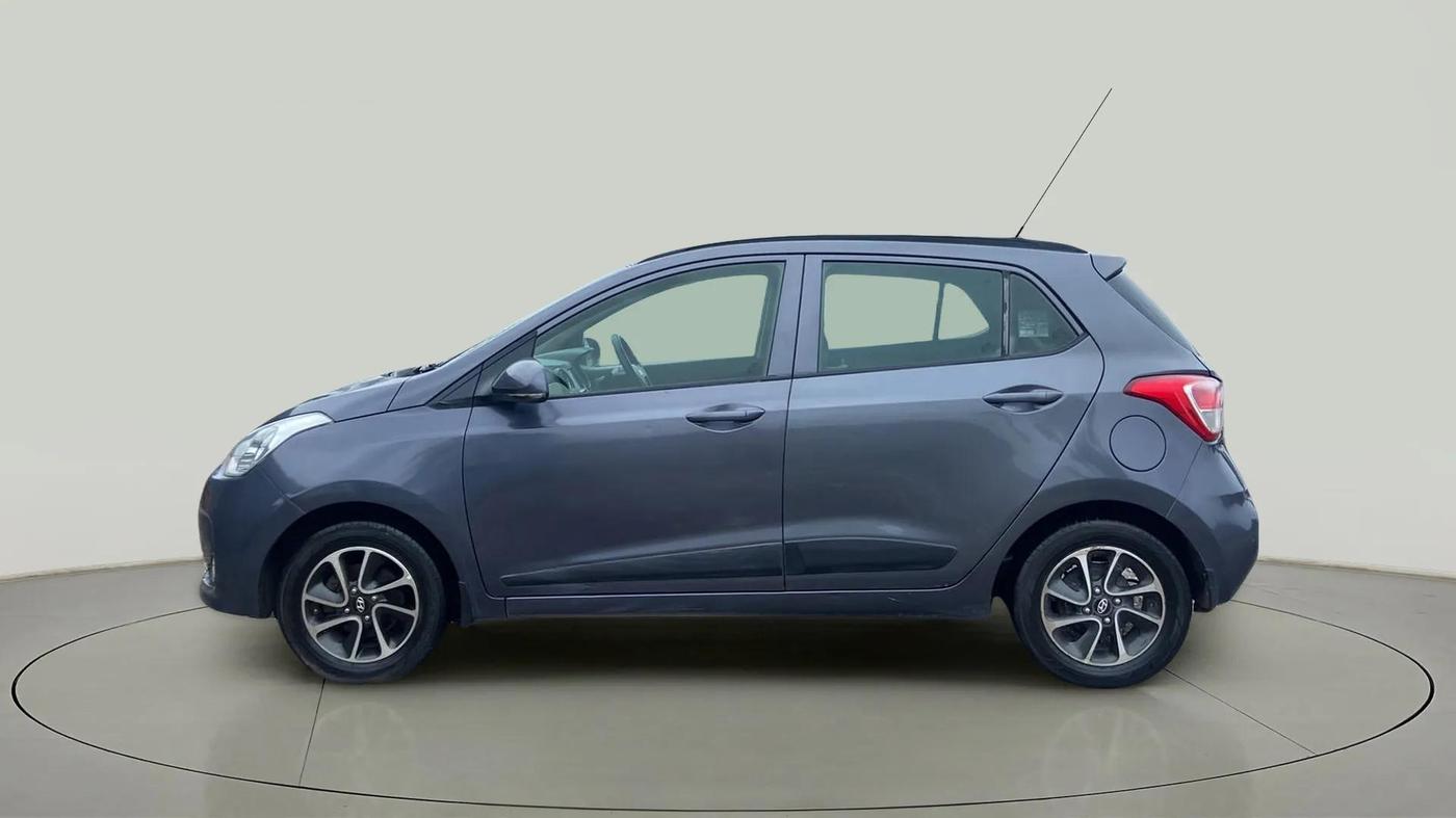 2017 Hyundai Grand i10 SPORTZ (O) AT 1.2 KAPPA VTVT, Petrol, Automatic, 93,942 km, Left Side
