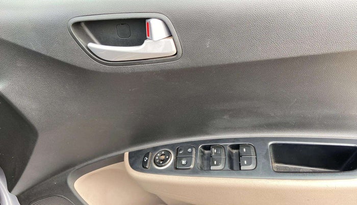 2017 Hyundai Grand i10 SPORTZ (O) AT 1.2 KAPPA VTVT, Petrol, Automatic, 93,797 km, Driver Side Door Panels Control